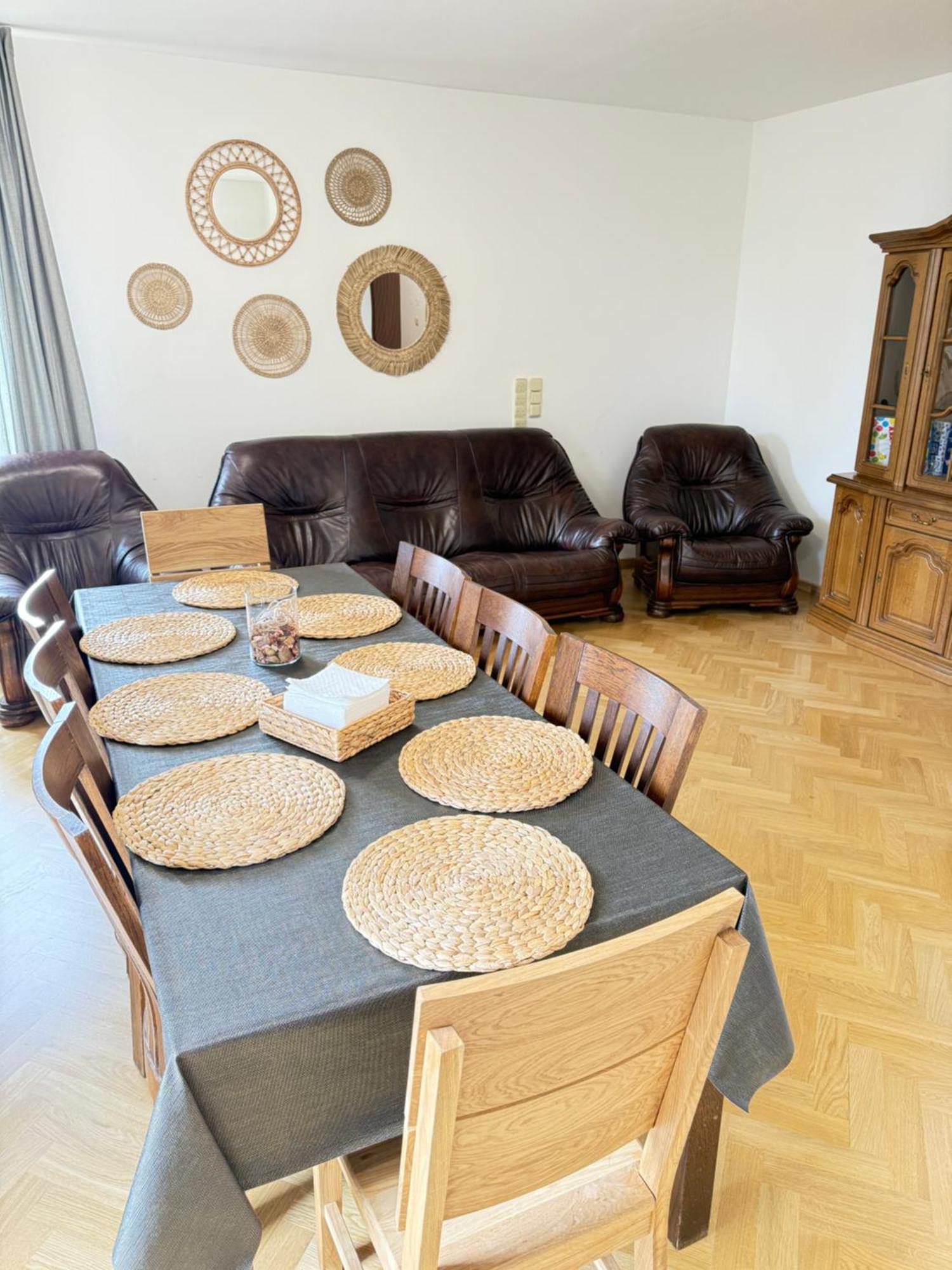 Familyvilla, New 4 Luxury Big Apartments, Parking プラハ エクステリア 写真