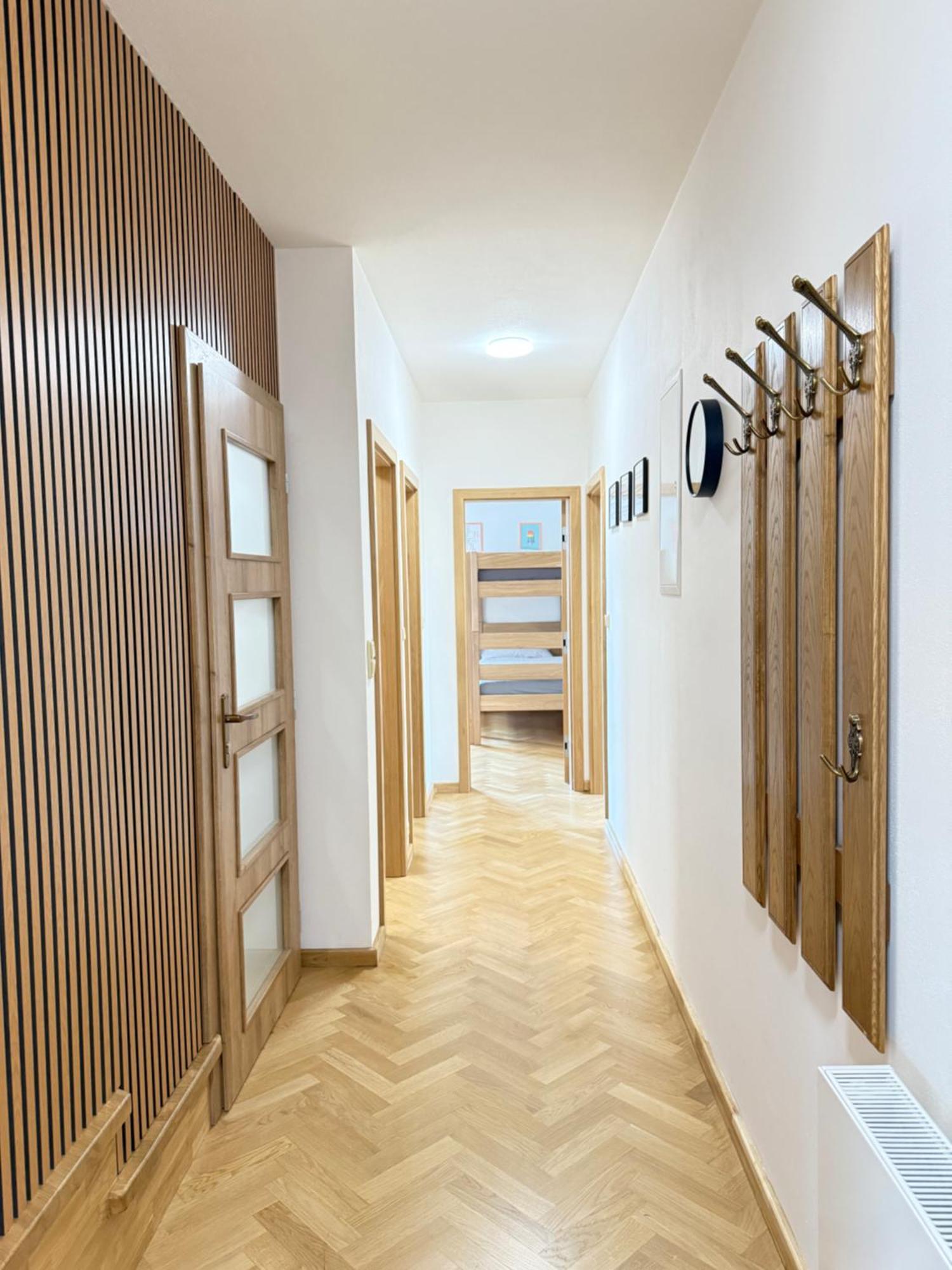 Familyvilla, New 4 Luxury Big Apartments, Parking プラハ エクステリア 写真