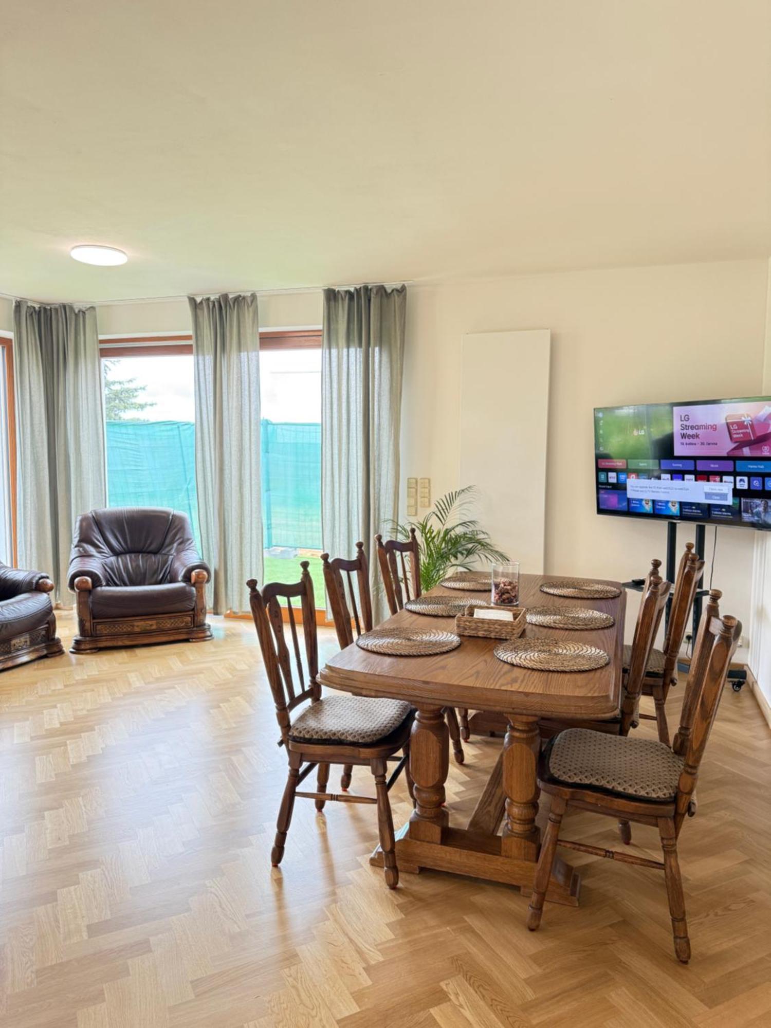 Familyvilla, New 4 Luxury Big Apartments, Parking プラハ エクステリア 写真