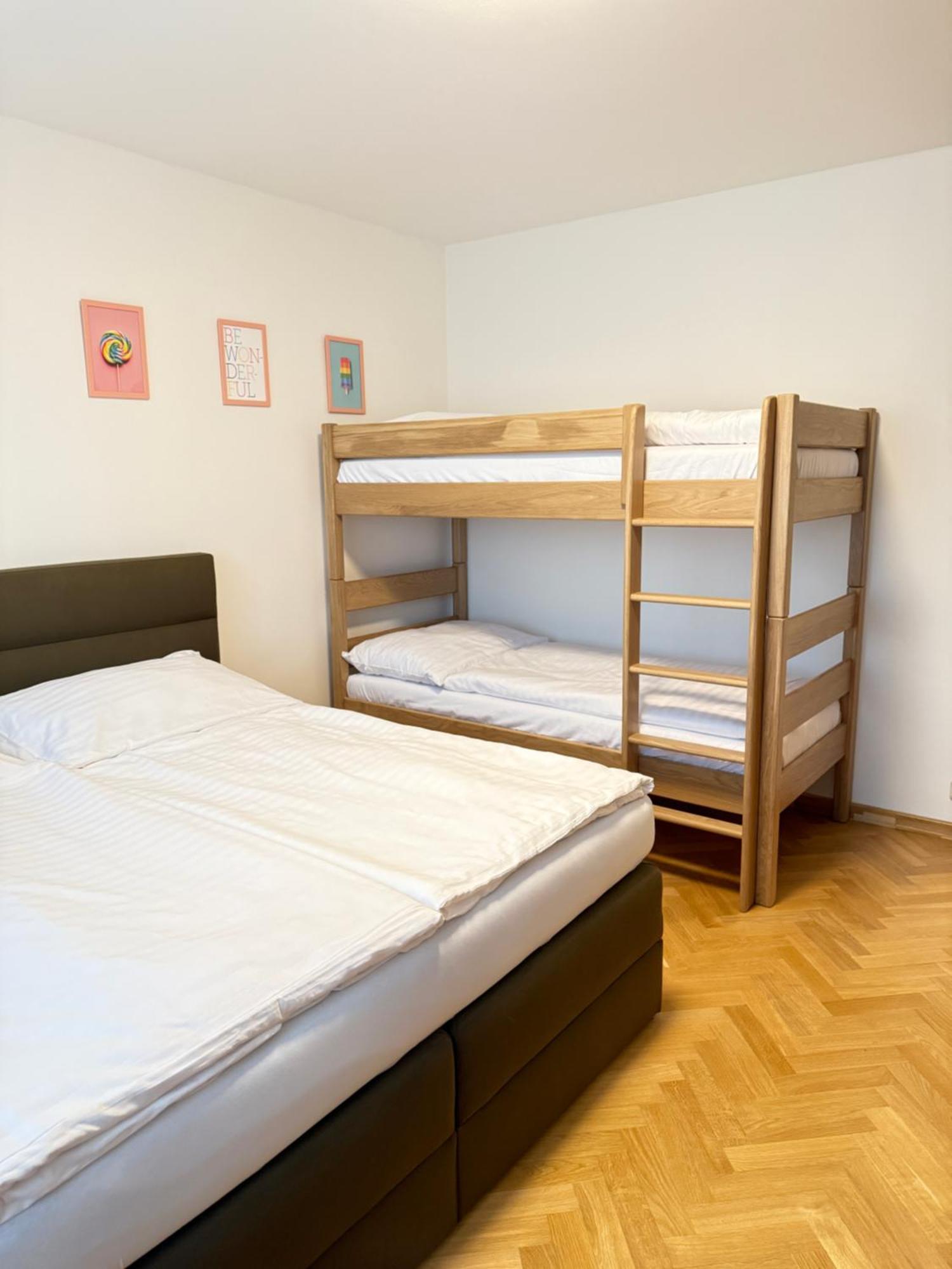 Familyvilla, New 4 Luxury Big Apartments, Parking プラハ エクステリア 写真